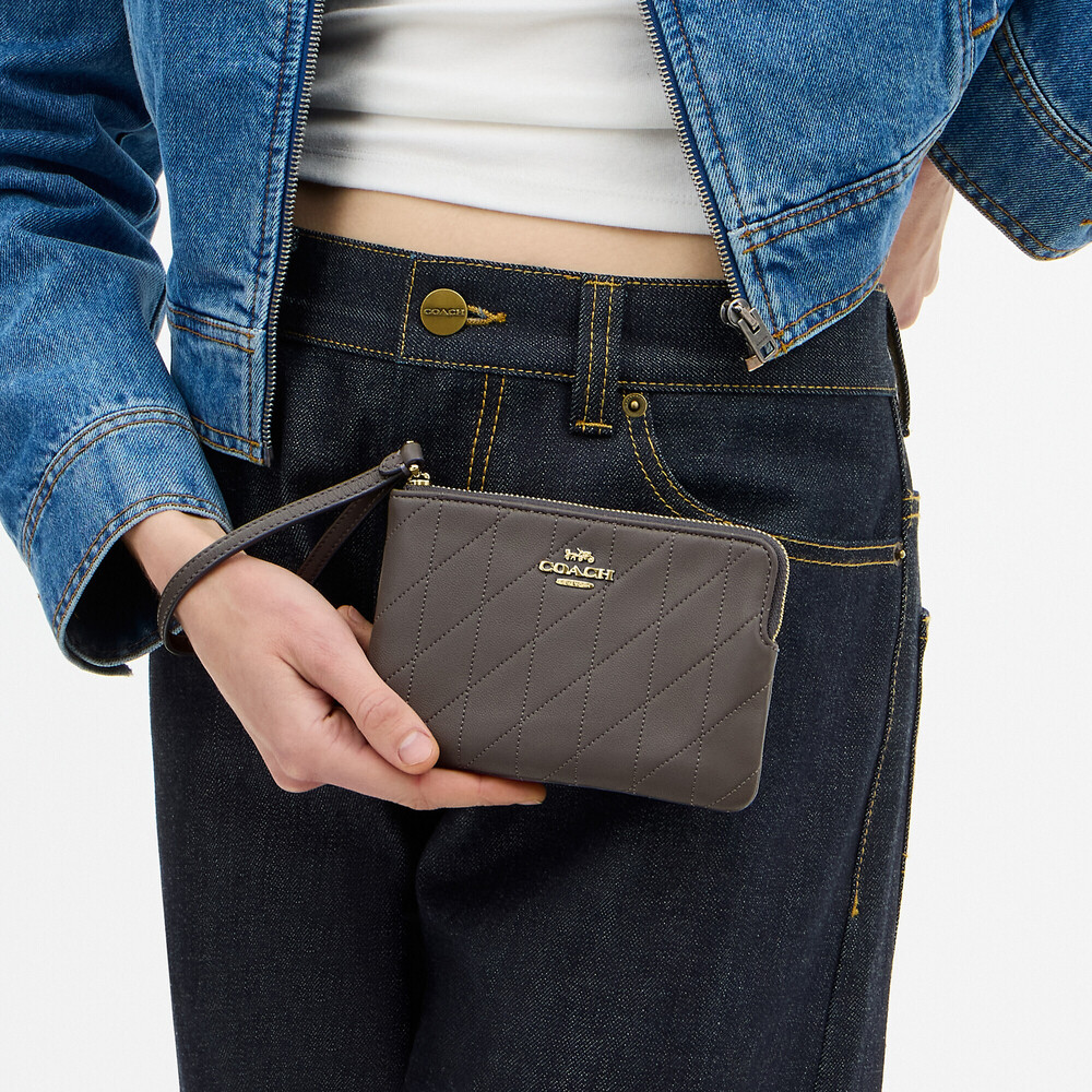 Coach Outlet Corner Zip Wristlet With Quilting